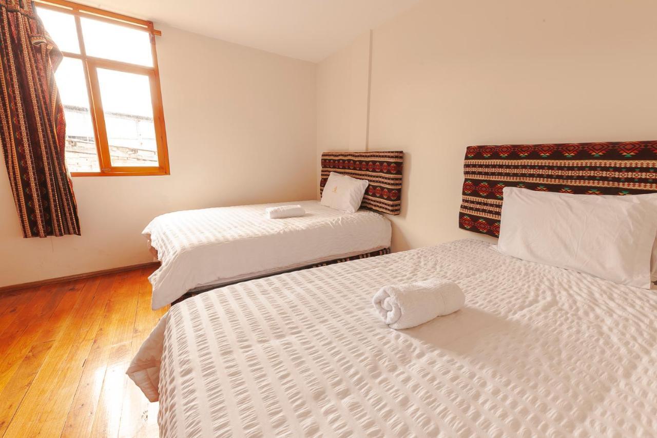 Los Ponchos Inn Apartasuite โอตาวาโล ภายนอก รูปภาพ